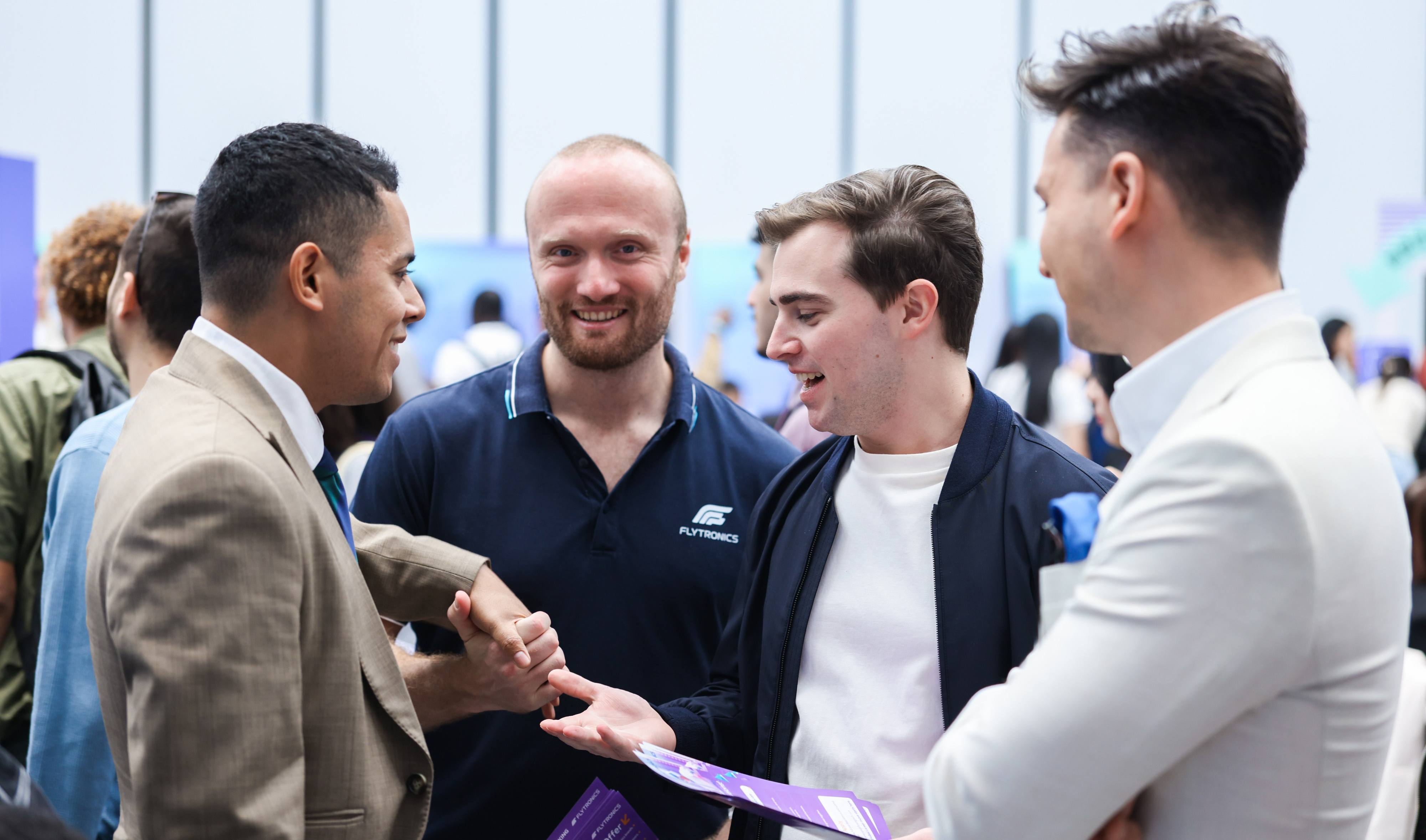 亮相國際人才招聘會(huì) ，新漢全球崗位開放中